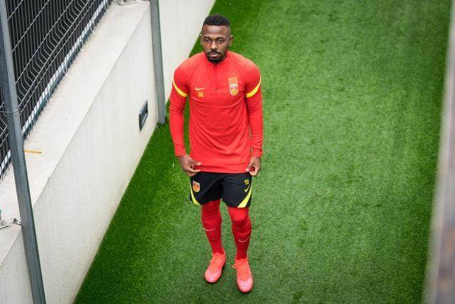 爱奇艺下载-国足23人名单出炉 李可费南多和郑铮董春雨落选